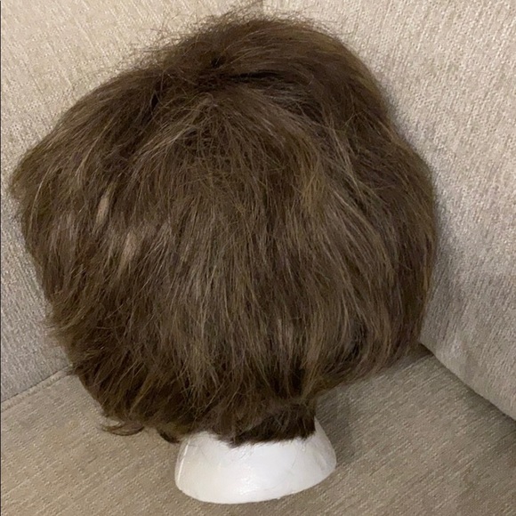 Wig - Picture 4 of 8